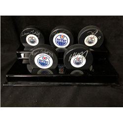 EDMONTON OILERS SIGNED HOCKEY PUCKS WITH CUSTOM DISPLAY (GAI COA)