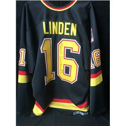 TREVOR LINDEN SIGNED 94 VANCOUVER CANUCKS CCM PRO JERSEY (BOSSA COA)