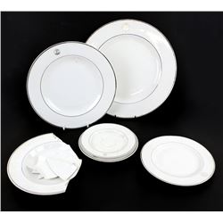Poseidon (2006) - Crockery from the movie starring Kurt Russell and Josh Lucas, largest plates 32cm 