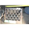 Image 1 : Cast Iron Louvered Grate
