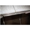 Image 3 : Chrome Table