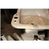 Image 2 : Bath Tub Stitz?