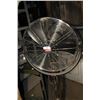 Image 1 : Dayton Floor Fan With 2 Wheels