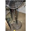 Image 2 : Dayton Floor Fan With 2 Wheels