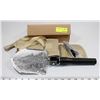 Image 1 : NEW IN BOX COLLAPSIBLE SHOVEL.