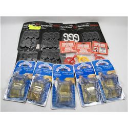 LOT OF ASSORTED HOOKS