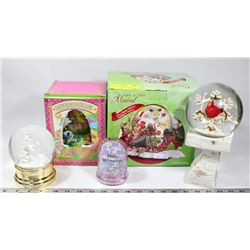 LOT OF 5  OF SNOW GLOBES