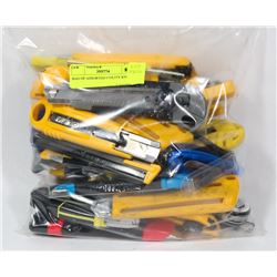 BAG OF ASSORTED UTILITY KNIVES