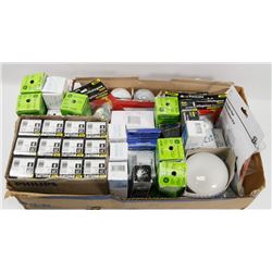 LARGE FLAT OF ASSORTED LIGHT BULBS