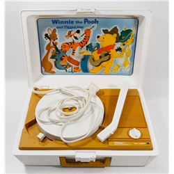 VINTAGE WALT DISNEY WINNIE THE POOH RECORD PLAYER