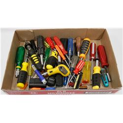 FLAT OF ASSORTED SCREW DRIVERS.