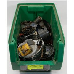 GREEN TRAY OF ASSORTED HOLE SAWS