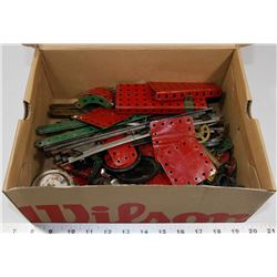LOT OF VINTAGE ERECTOR SET PARTS - PRE 1960