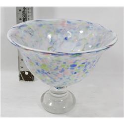 37) DECORATIVE BLOWN GLASS VASE.