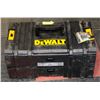 Image 1 : DEWALT TOOL BOX