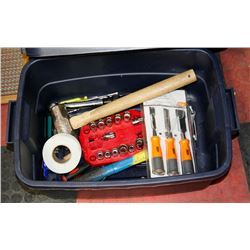 TOTE OF ASSORTED TOOLS.