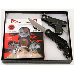 TWO GUN STYLE KNIVES KEYCHAIN SOLD WITH