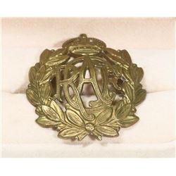 WWII ROYAL CANADIAN AIR FORCE RIFLES CAP BADGE