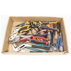 FLAT OF ASSORTED PLIERS AND SNIPS