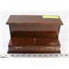 Image 1 : VINTAGE BOMBAY MAHOGANY DESK ORGANIZER