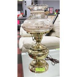 DECORATIVE GLASS SHADE BRASS LAMP.