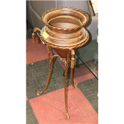 SHOWHOME DECOR PIECE.