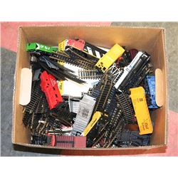 VINTAGE HO TRAIN SET WITH TRACK AND CARS