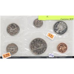 1972 CANADIAN SEALED PROOF COIN SET.