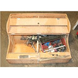46) BOX OF CARPENTRY TOOLS.