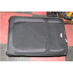 LARGE TITAN BLACK SUITCASE.