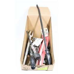 29) BOX OF ASST TOOLS INCL BALL JOIN TOOL,