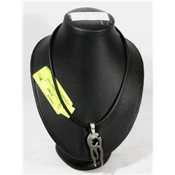 HOT WHEELS PENDANT AND NECKLACE SET