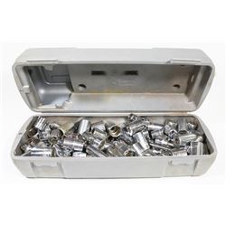 CRAFTSMAN TOOL CASE WITH CONTENTS, SOCKETS