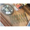 Image 1 : ANTIQUE BRASS WALL MOUNT MIRROR