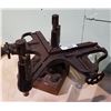 Image 1 : EARLY MULTI FUNCTION CARPENTRY VISE