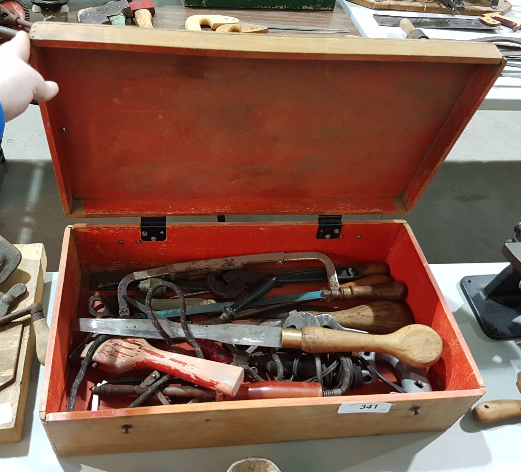 ANTIQUE CARPENTER'S BOX W/CONTENTS