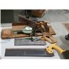 Image 1 : VINTAGE MITRE BOX W/SAWS