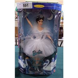 NEW IN BOX 1997 COLLECTOR EDITION SWAN QUEEN IN SWAN LAKE BARBIE