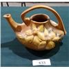 Image 1 : VINTAGE ROSEVILLE TEAPOT
