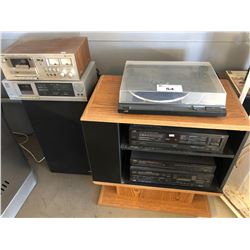 ASSORTED JVC STEREO, AKAI & HITACHI STEREO EQUIPMENT & SPEAKERS