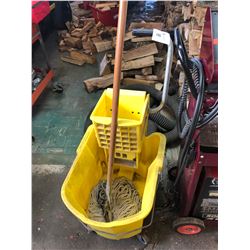 RUBBERMAID JANITORS MOP BUCKET