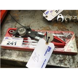 SNAP ON 5 PIECE BOX WRENCH SET & HANDHELD PIPE BENDER