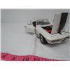 Image 4 : 1967 CHEVROLET (CORVETTE) *WHITE 1/18 NO BOX*