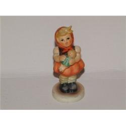 1 Hummel 239/B Girl with doll  TM5