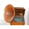 Image 2 : 1 Victor Upright Talking Machine VV-XXV    #13134 oak horn - "Schoolhouse" 