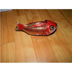 METAL WIND-UP TOY - WALE EATING FISH