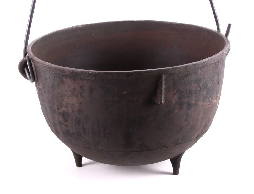 Antique Cast Iron Scalding Cauldron Kettle