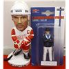 Image 1 : 1:18 SCALE DRIVER FIGURE AND HOCKEY FIGURE