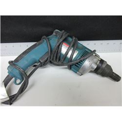 Makita Screw Gun model # 6827 / TESTED WORKING