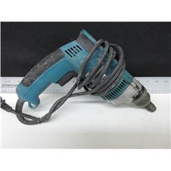 Makita Screw Gun model # 6827 / TESTED WORKING